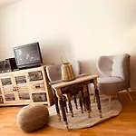Moskevska Apartment With Terrace & Great Location Near The Centre